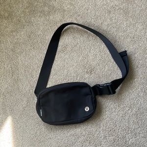 Lululemon Everywhere bag